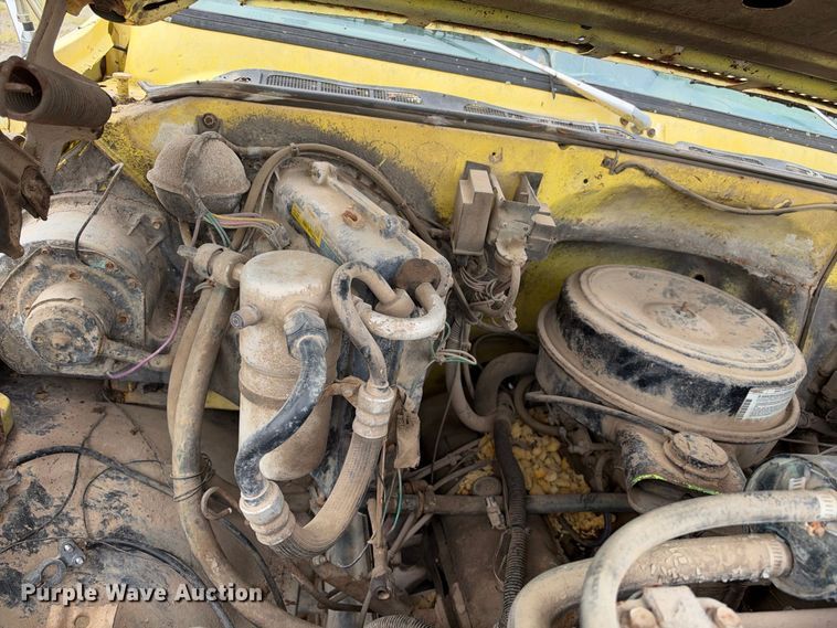 image for item EX2307 1986 GMC 7000 box truck