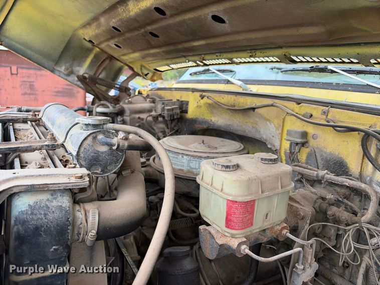 image for item EX2307 1986 GMC 7000 box truck