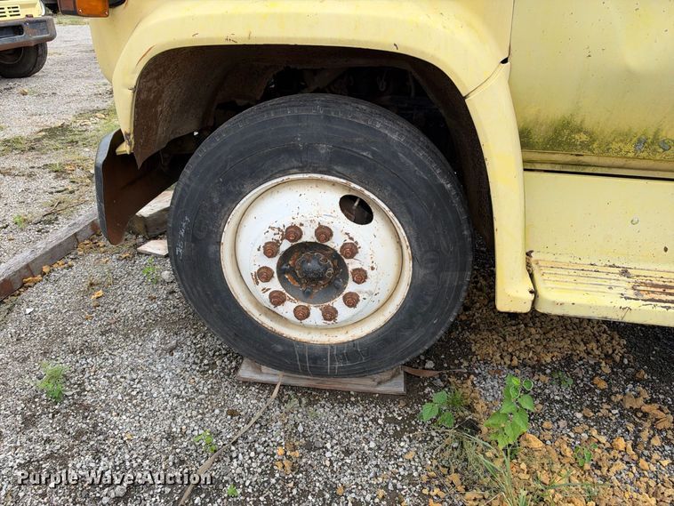 image for item EX2307 1986 GMC 7000 box truck