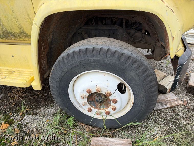 image for item EX2307 1986 GMC 7000 box truck