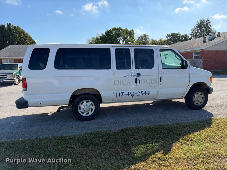 image for item EX2455 2007 Ford E350 van
