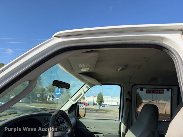 image for item EX2455 2007 Ford E350 van