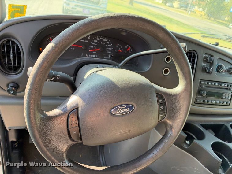image for item EX2455 2007 Ford E350 van