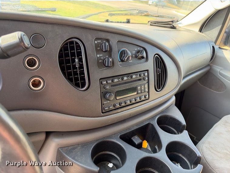 image for item EX2455 2007 Ford E350 van