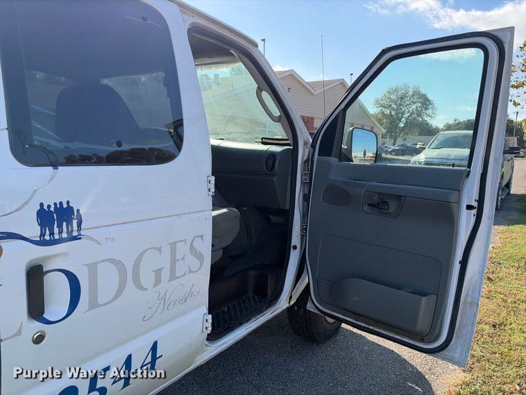 image for item EX2455 2007 Ford E350 van