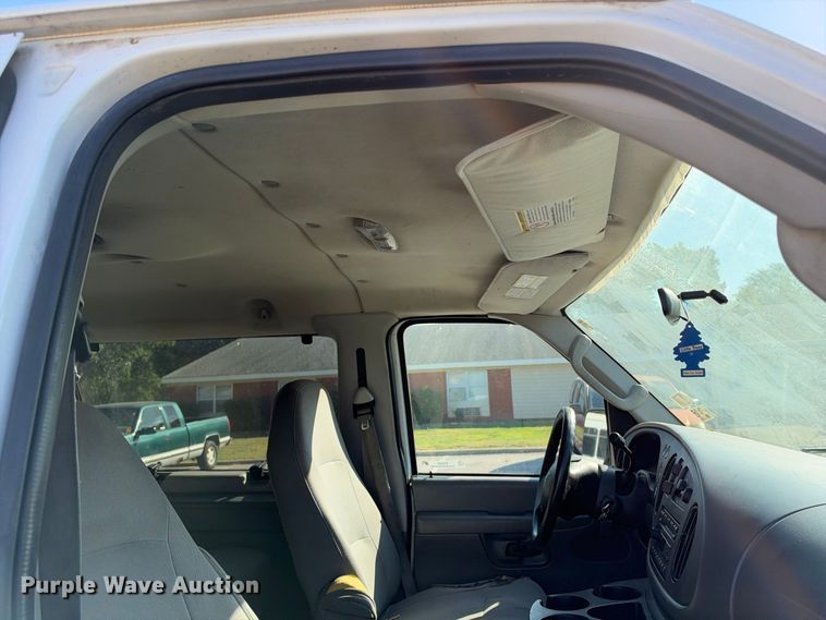 image for item EX2455 2007 Ford E350 van