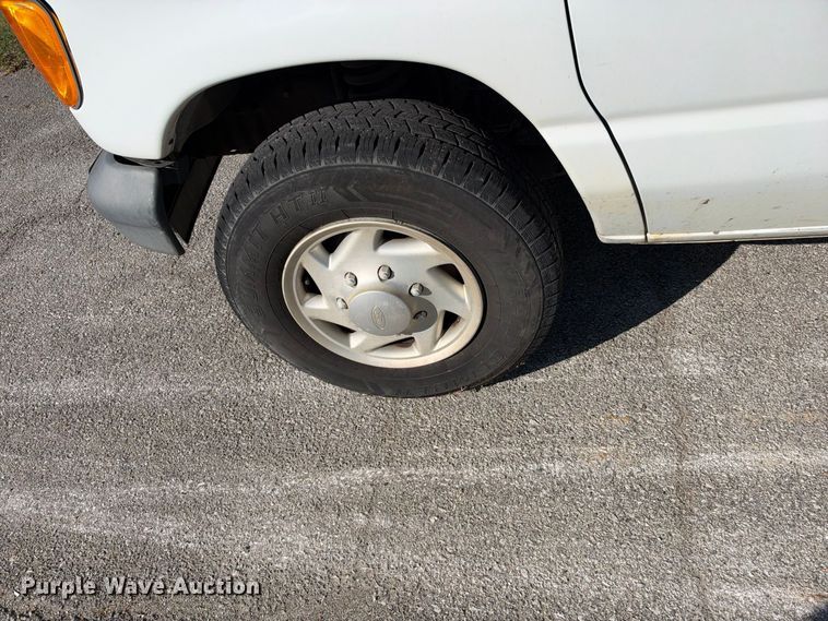 image for item EX2455 2007 Ford E350 van