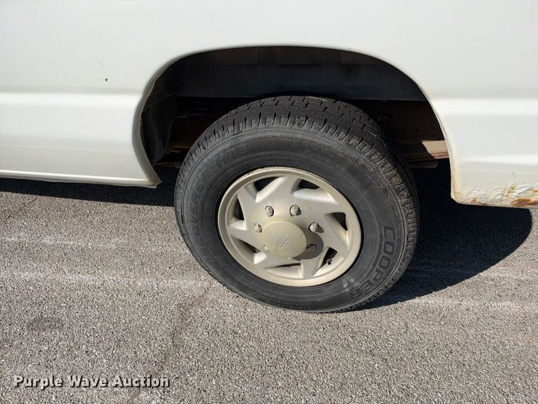 image for item EX2455 2007 Ford E350 van