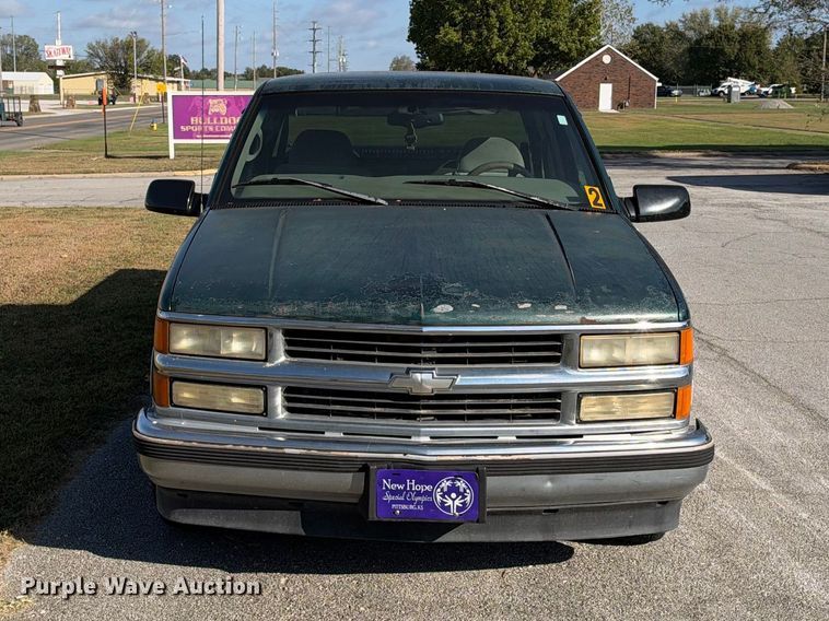 image for item EX2456 1997 Chevrolet C1500 Ext. Cab pickup truck