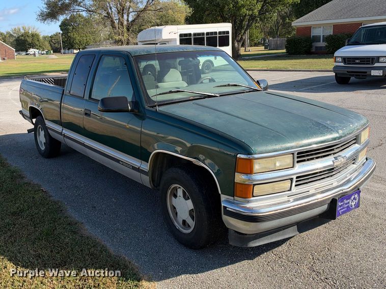 image for item EX2456 1997 Chevrolet C1500 Ext. Cab pickup truck