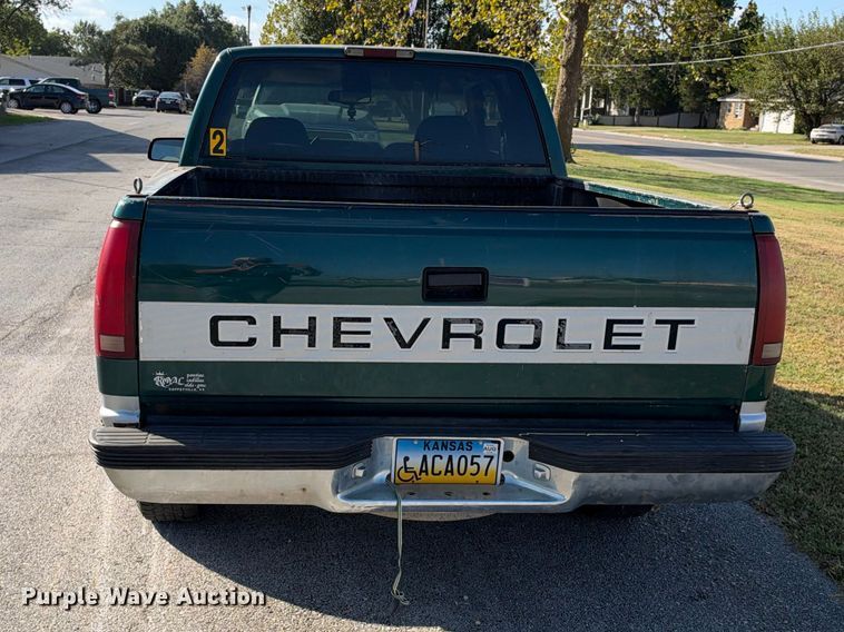image for item EX2456 1997 Chevrolet C1500 Ext. Cab pickup truck