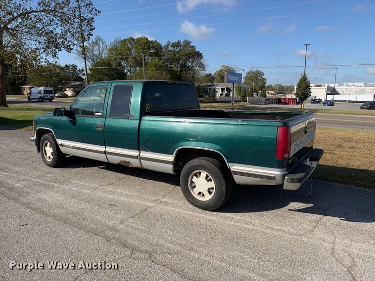 image for item EX2456 1997 Chevrolet C1500 Ext. Cab pickup truck