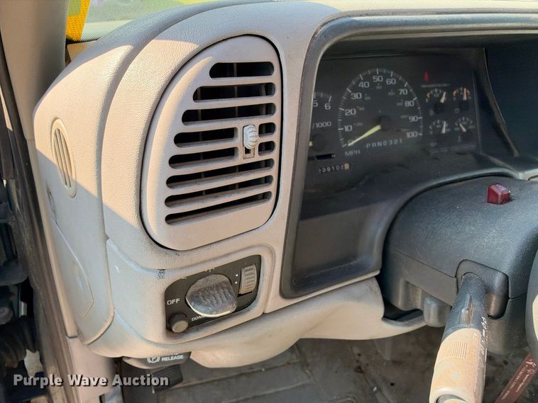 image for item EX2456 1997 Chevrolet C1500 Ext. Cab pickup truck