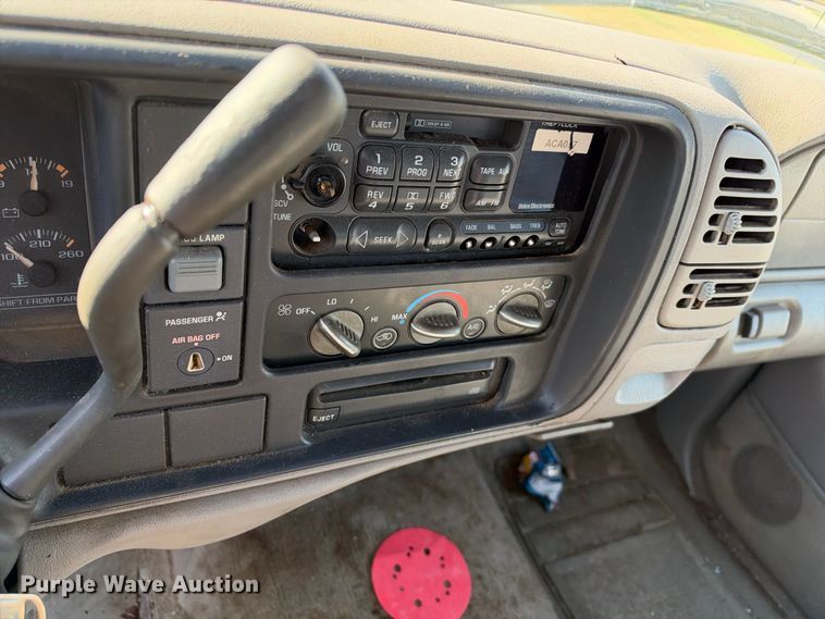 image for item EX2456 1997 Chevrolet C1500 Ext. Cab pickup truck