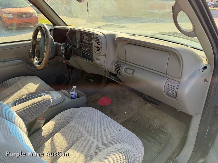 image for item EX2456 1997 Chevrolet C1500 Ext. Cab pickup truck
