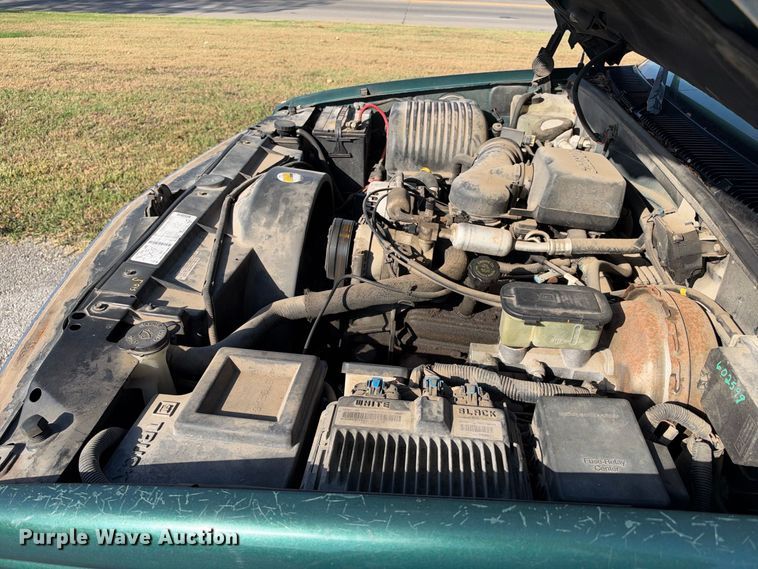image for item EX2456 1997 Chevrolet C1500 Ext. Cab pickup truck