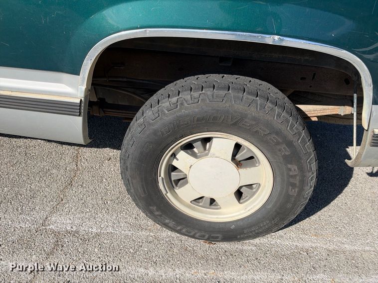 image for item EX2456 1997 Chevrolet C1500 Ext. Cab pickup truck