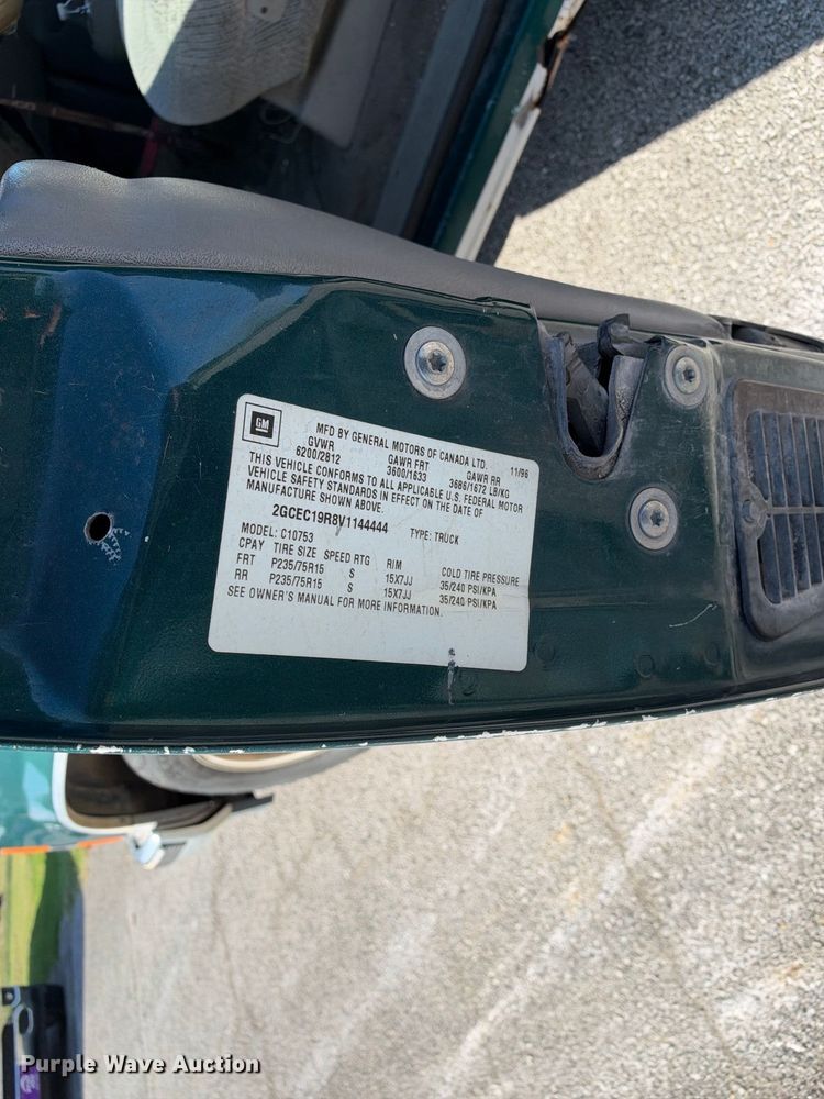 image for item EX2456 1997 Chevrolet C1500 Ext. Cab pickup truck