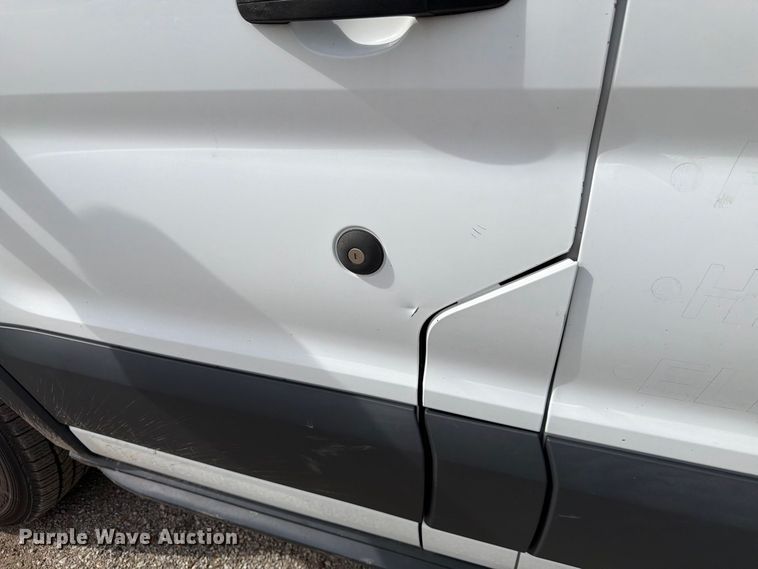 image for item EX4620 2018 Ford Transit van
