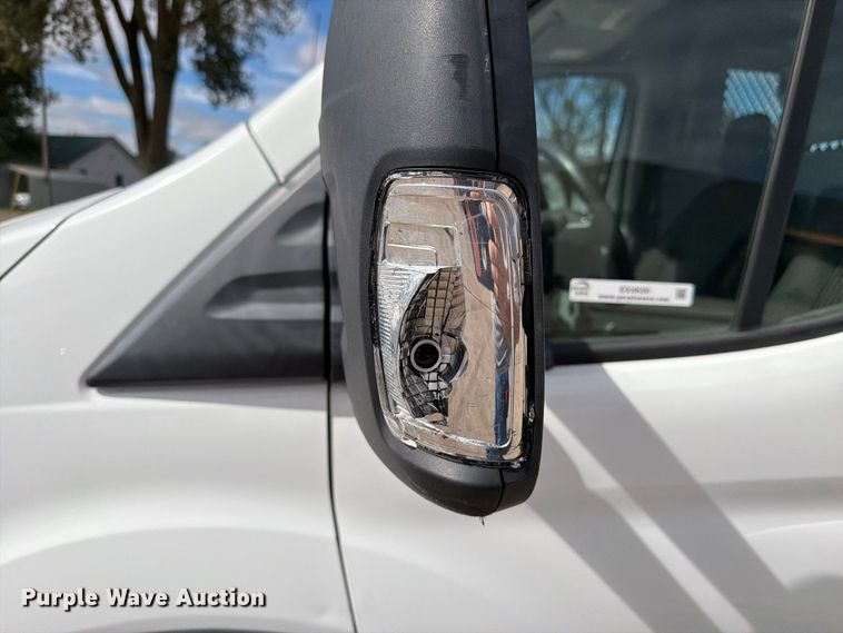 image for item EX4620 2018 Ford Transit van