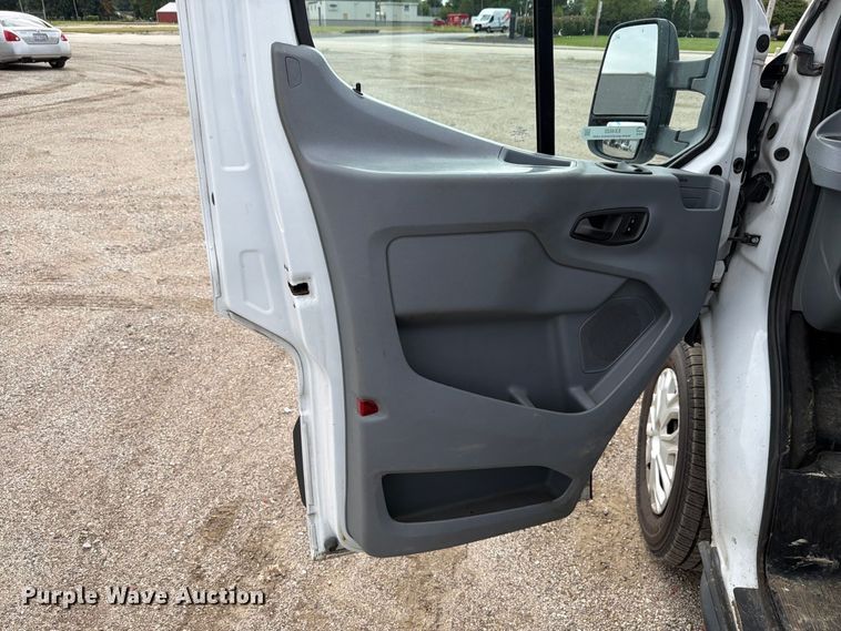 image for item EX4620 2018 Ford Transit van