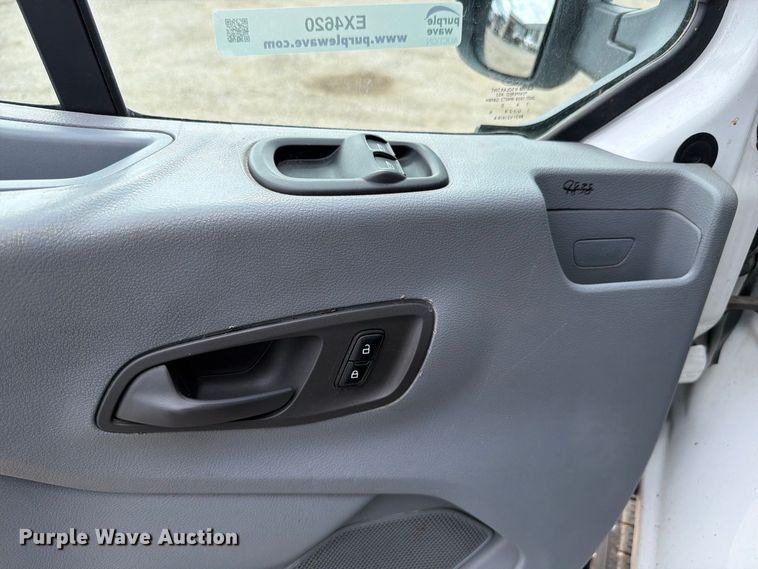 image for item EX4620 2018 Ford Transit van