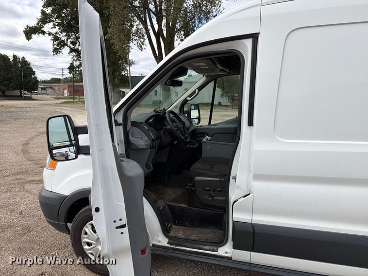 image for item EX4620 2018 Ford Transit van