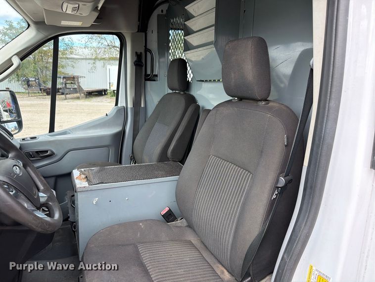 image for item EX4620 2018 Ford Transit van
