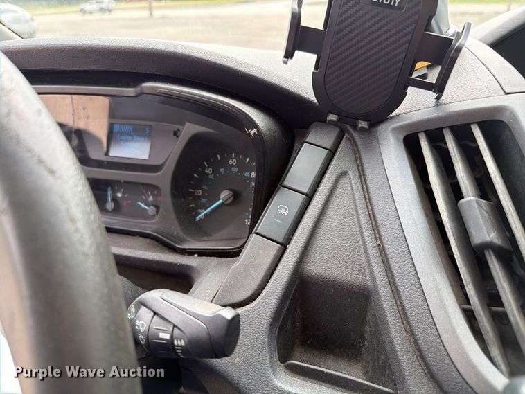 image for item EX4620 2018 Ford Transit van