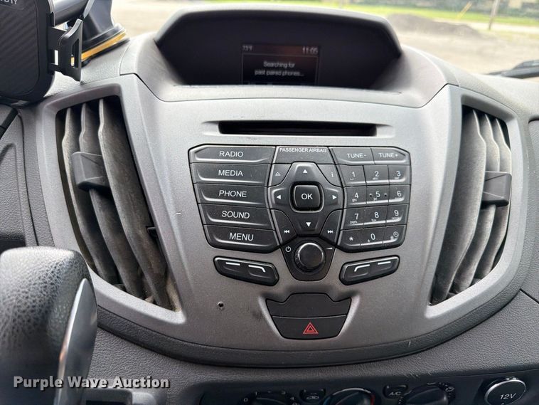 image for item EX4620 2018 Ford Transit van