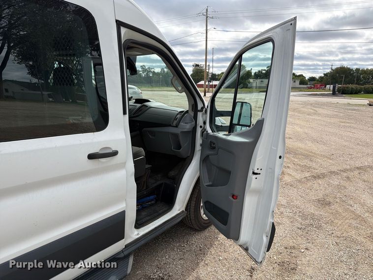 image for item EX4620 2018 Ford Transit van