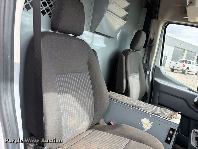 image for item EX4620 2018 Ford Transit van