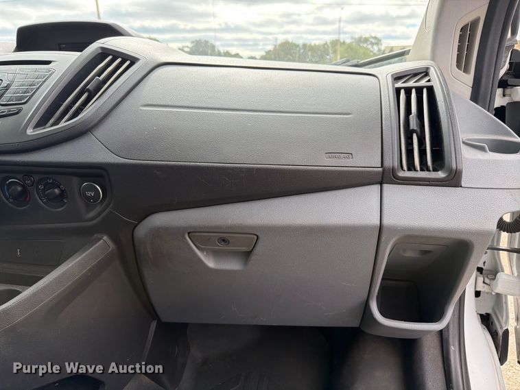 image for item EX4620 2018 Ford Transit van