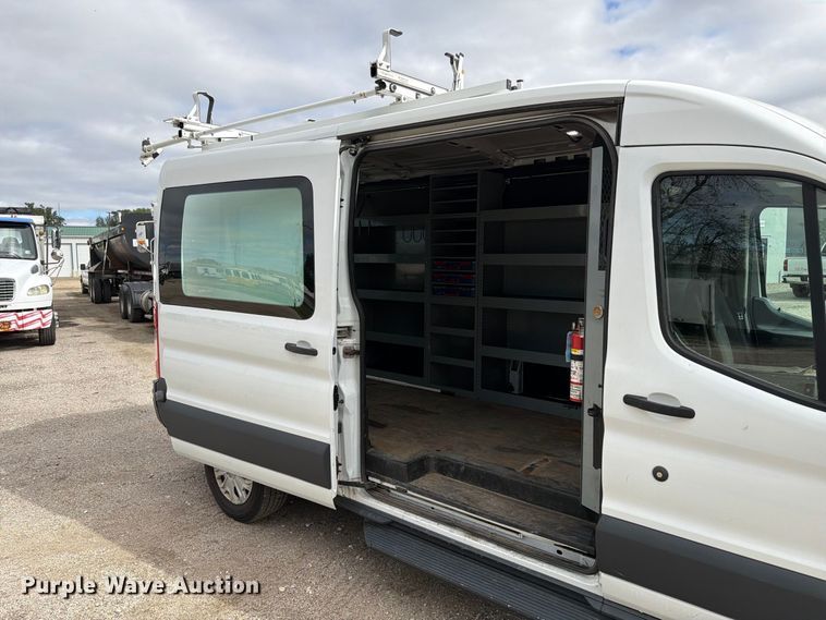 image for item EX4620 2018 Ford Transit van