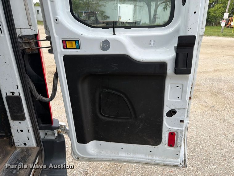 image for item EX4620 2018 Ford Transit van