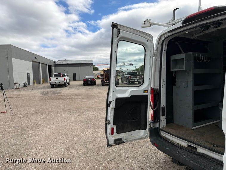 image for item EX4620 2018 Ford Transit van