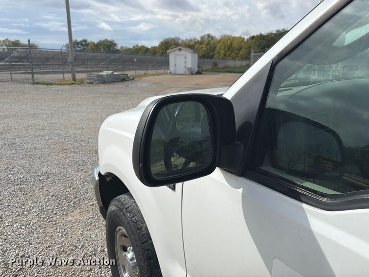 image for item EX4667 2004 Ford F250 Super Duty Ext. Cab pickup truck
