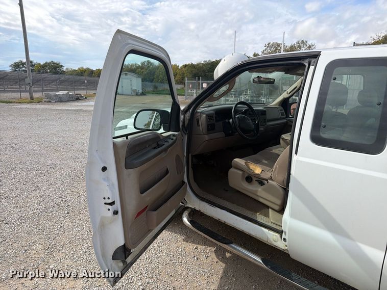 image for item EX4667 2004 Ford F250 Super Duty Ext. Cab pickup truck