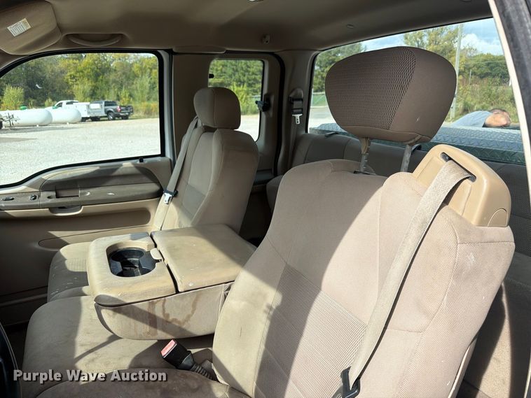 image for item EX4667 2004 Ford F250 Super Duty Ext. Cab pickup truck