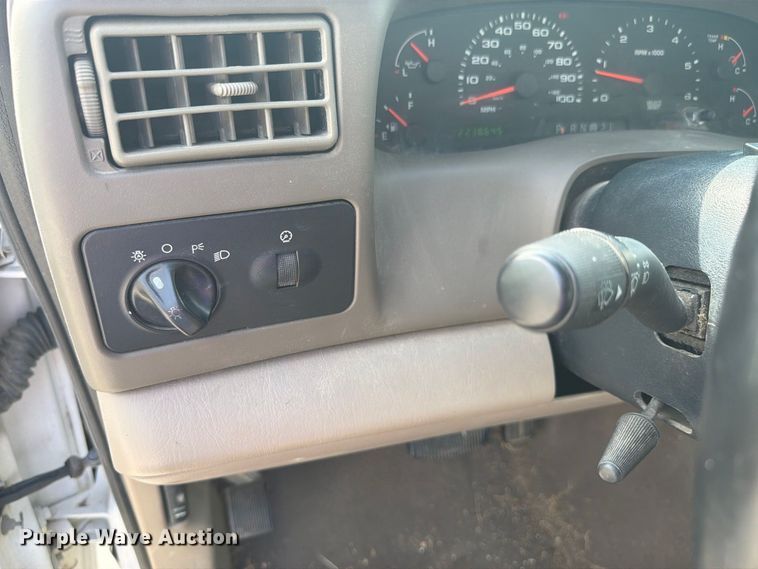 image for item EX4667 2004 Ford F250 Super Duty Ext. Cab pickup truck