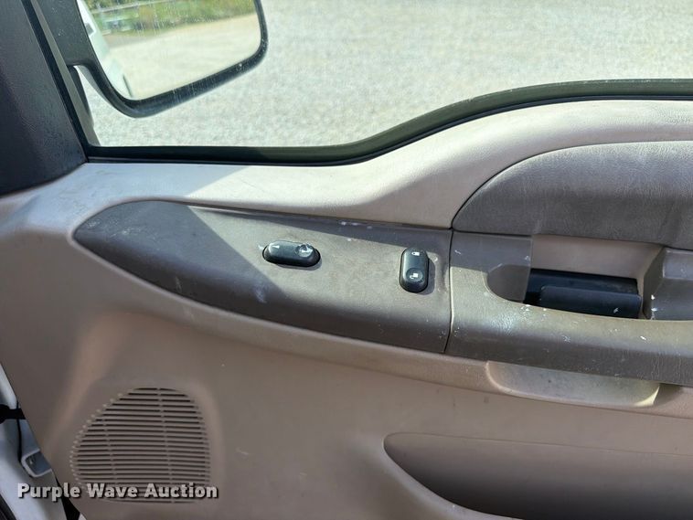 image for item EX4667 2004 Ford F250 Super Duty Ext. Cab pickup truck