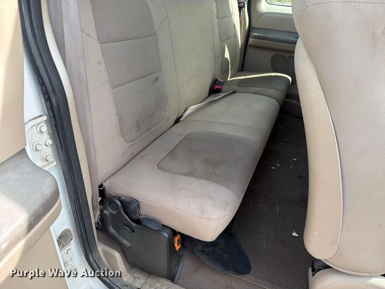 image for item EX4667 2004 Ford F250 Super Duty Ext. Cab pickup truck