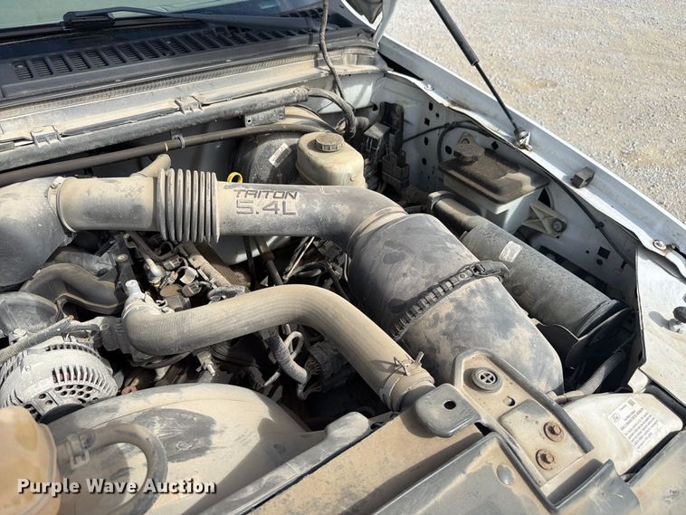 image for item EX4667 2004 Ford F250 Super Duty Ext. Cab pickup truck