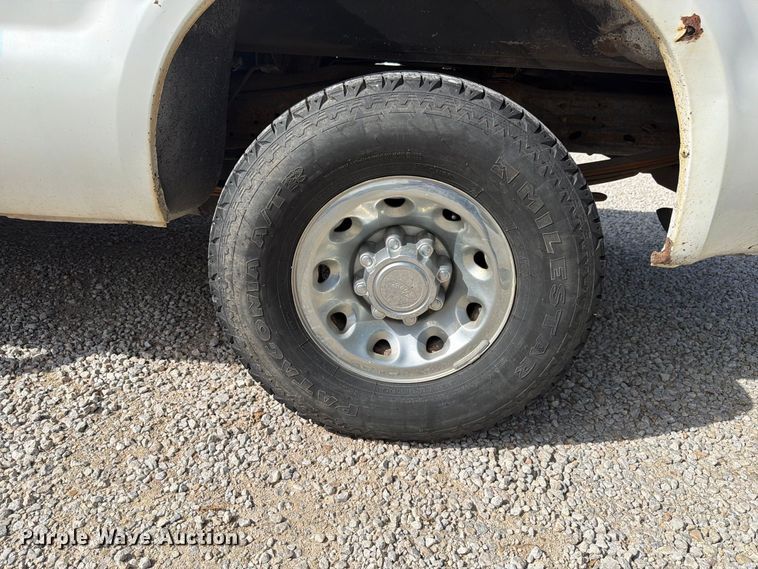 image for item EX4667 2004 Ford F250 Super Duty Ext. Cab pickup truck
