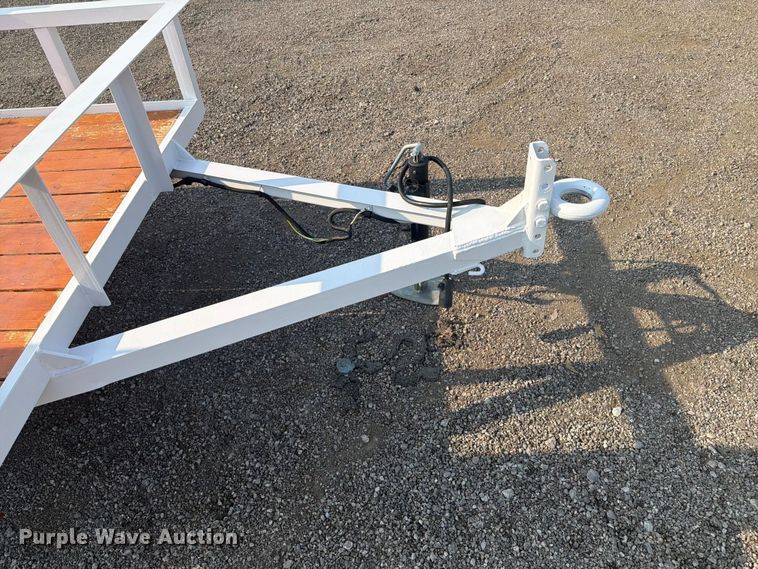 image for item FB5002 2006 Drake Truck & Trailer Equipment  Utility trailer