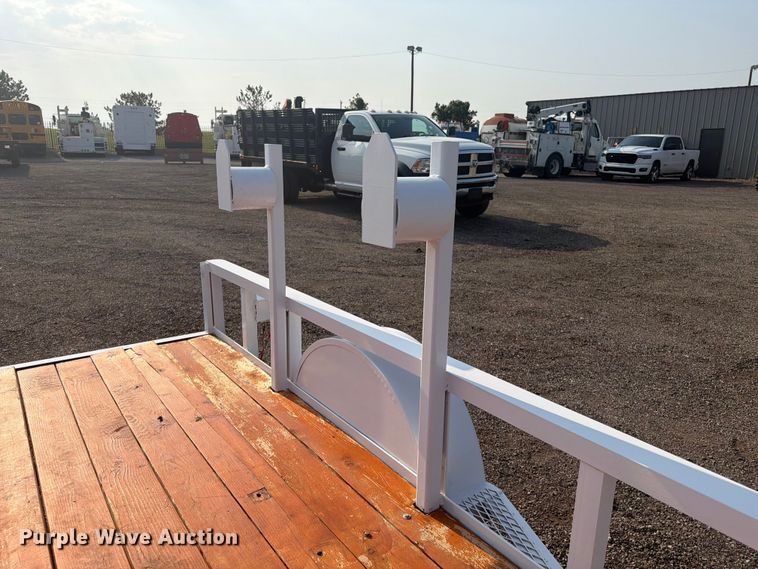 image for item FB5002 2006 Drake Truck & Trailer Equipment  Utility trailer