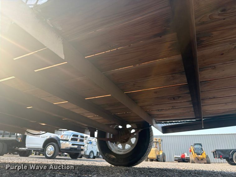 image for item FB5002 2006 Drake Truck & Trailer Equipment  Utility trailer
