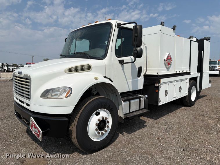 image for item FB5013 2013 Freightliner Business Class M2 fuel / lube truck