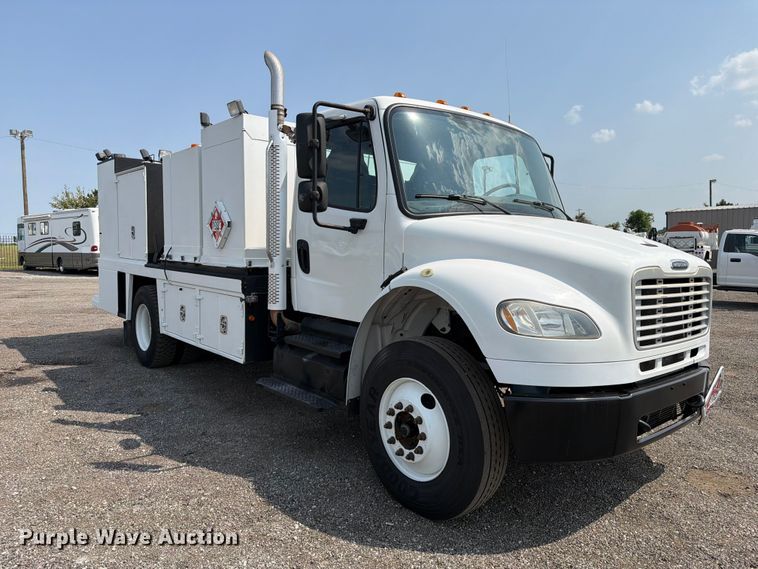 image for item FB5013 2013 Freightliner Business Class M2 fuel / lube truck