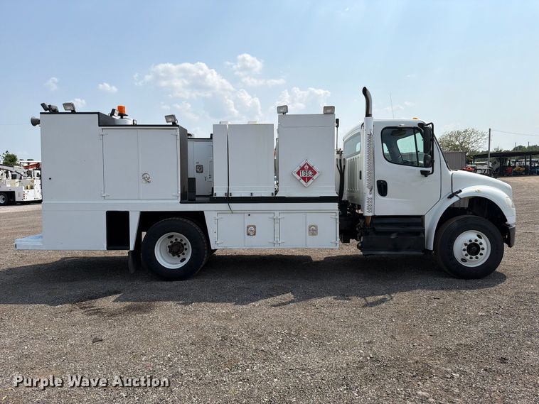 image for item FB5013 2013 Freightliner Business Class M2 fuel / lube truck